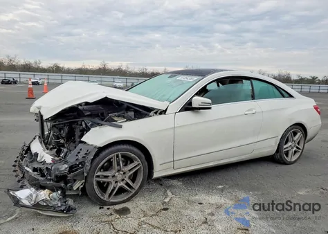 2011 Mercedes-Benz E 350 z USA, uszkodzony, nr VIN WDDKJ5GB5BF083019